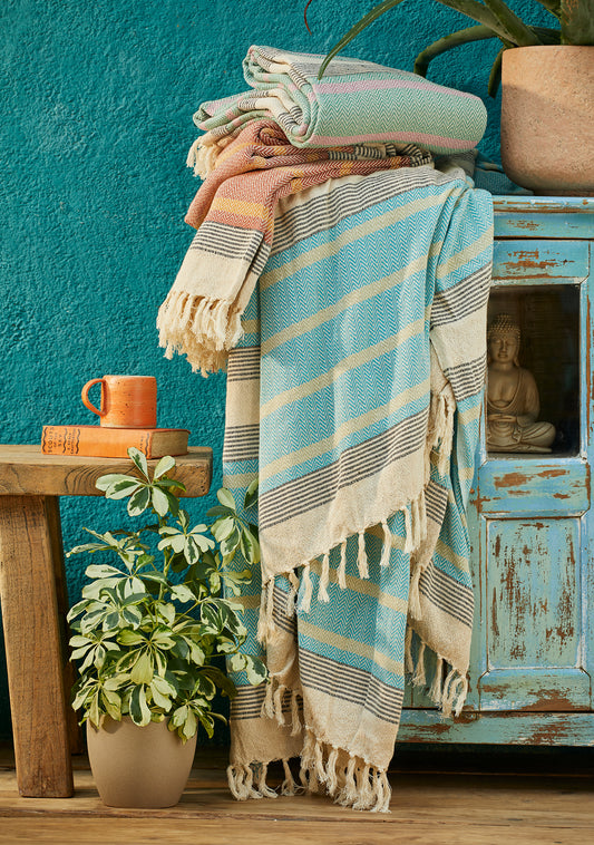large cotton throw blanket / woven bedspread with tassels