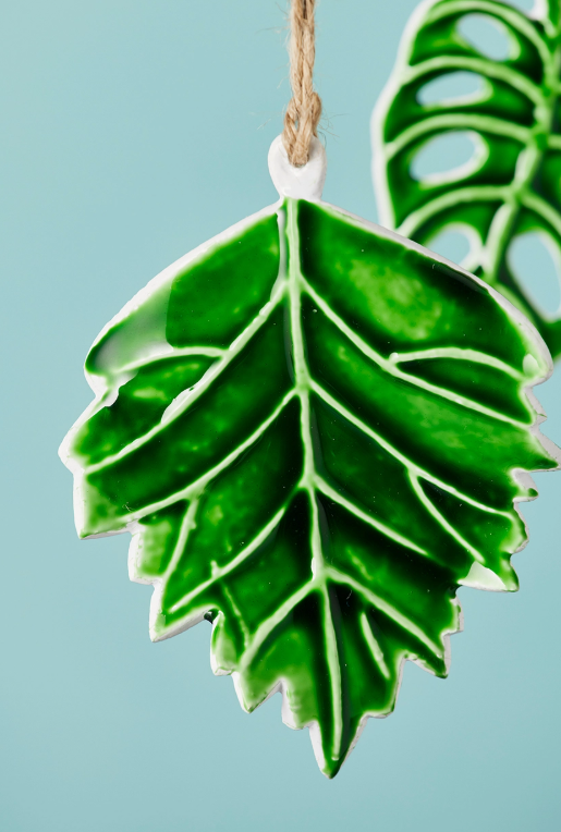 Green botanical leaf enamel hanging decoration with jute cord