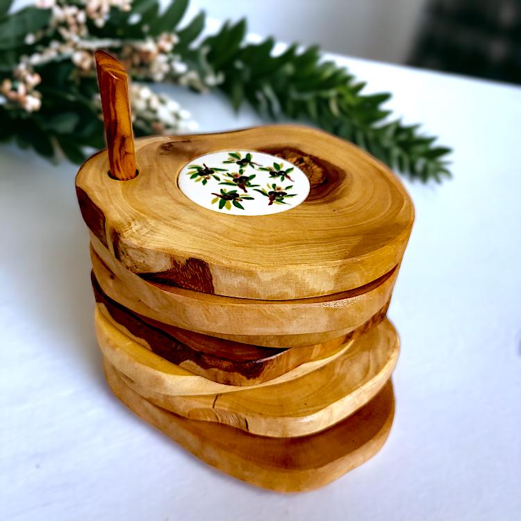 Olive wood coaster set with ceramic centre