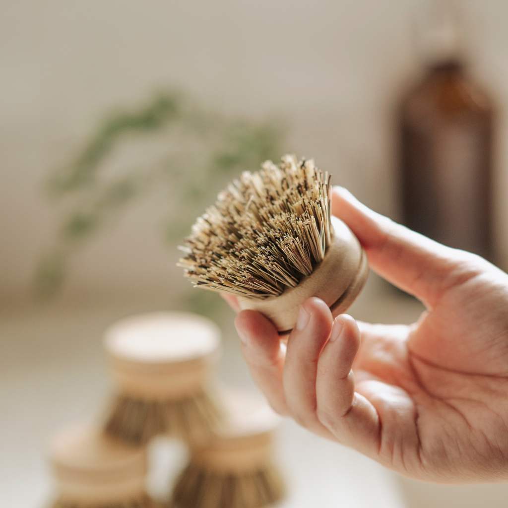 Reusable Bamboo Dish Brush – Eco-Friendly Washing Up Brush with Natural Plant Bristles