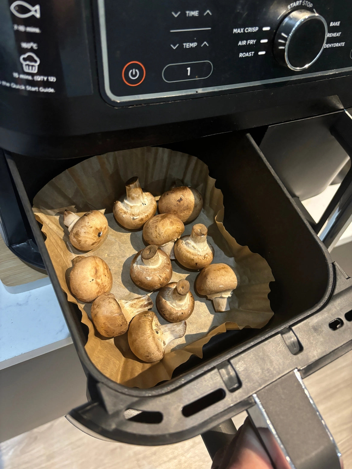 Eco‑friendly grease‑resistant air fryer papers