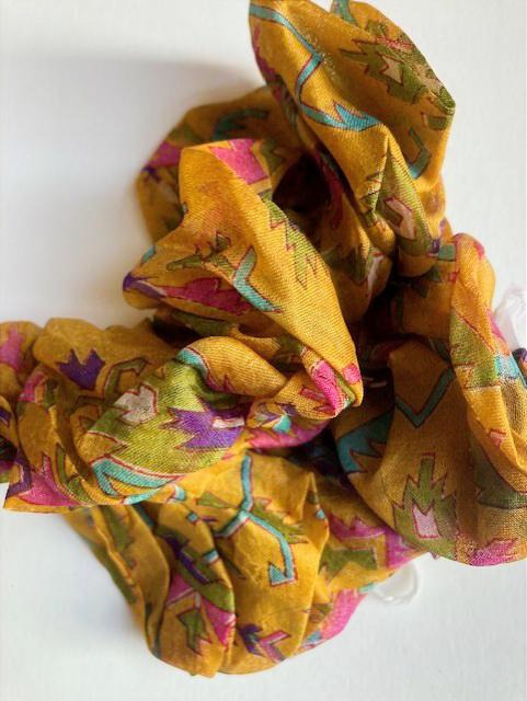 upcycled fabric scrunchie